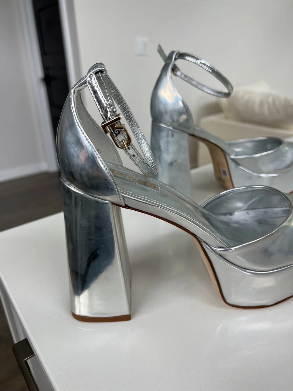 Larroude ari mirror silver platform pumps heels size 8